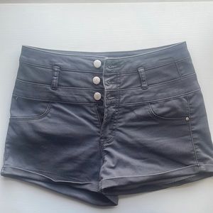 Refuge - high waist shorts